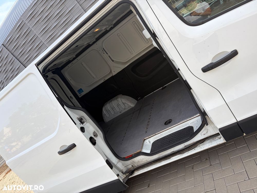 Renault Trafic - 13