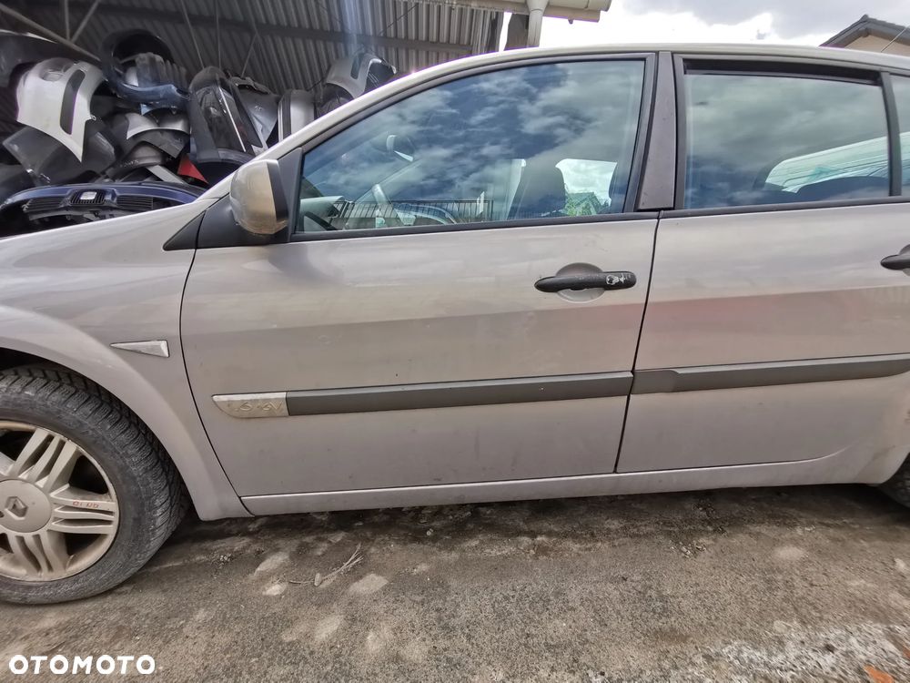 Drzwi przód prawy Renault Megane II 2003r MV632 - 7