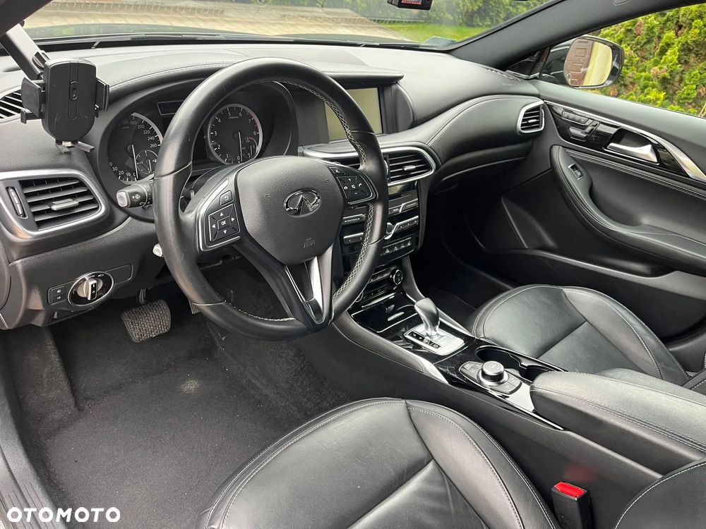 Infiniti QX30 2.0t Premium AWD 7DCT - 14