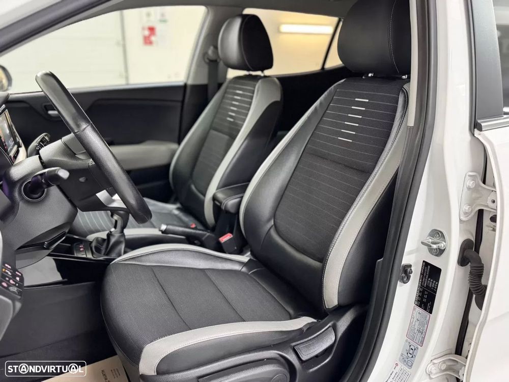 Kia Stonic 1.6 CRDi TX - 28