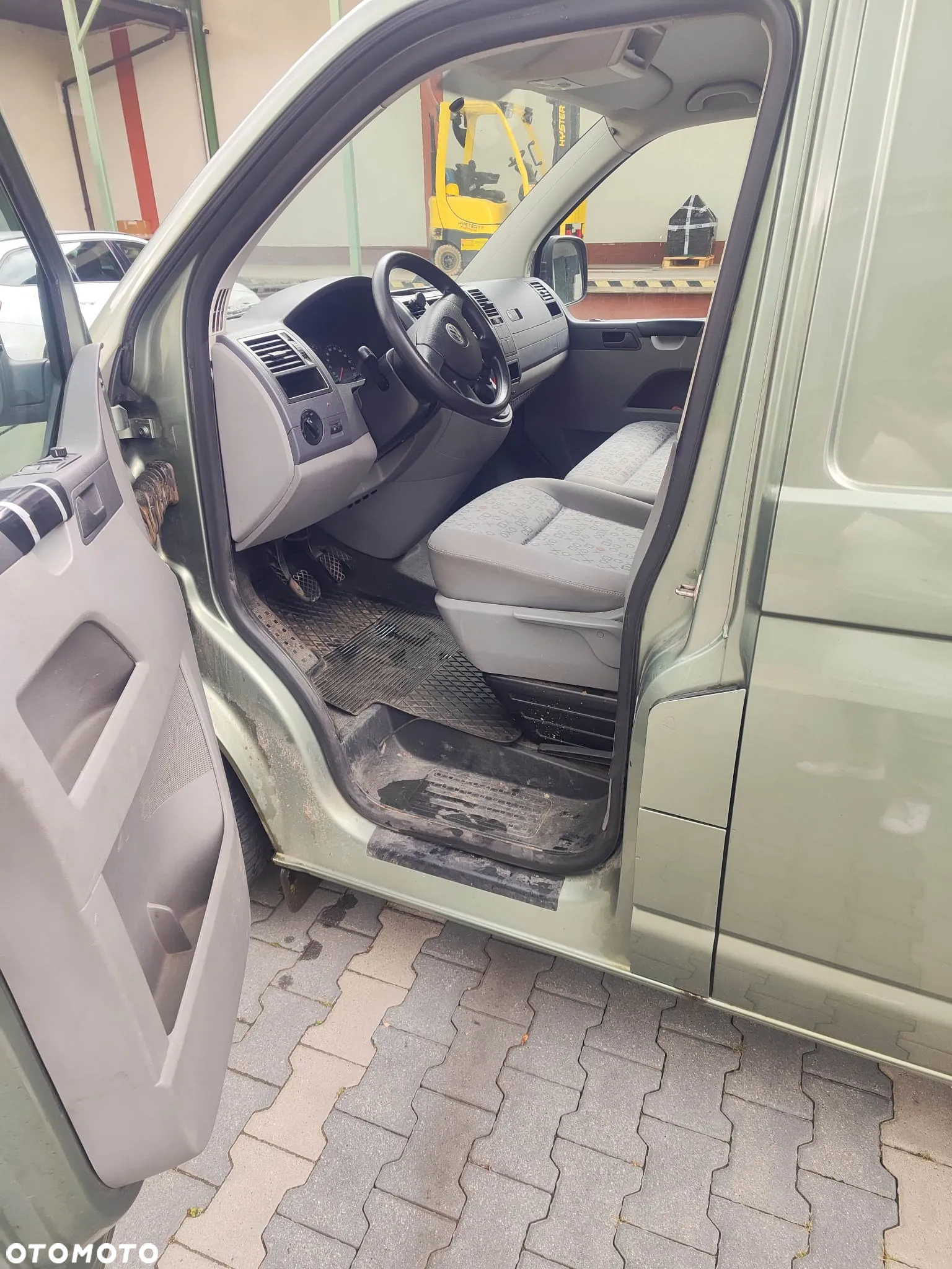 Volkswagen Transporter T5 TDI L2H1 - 16