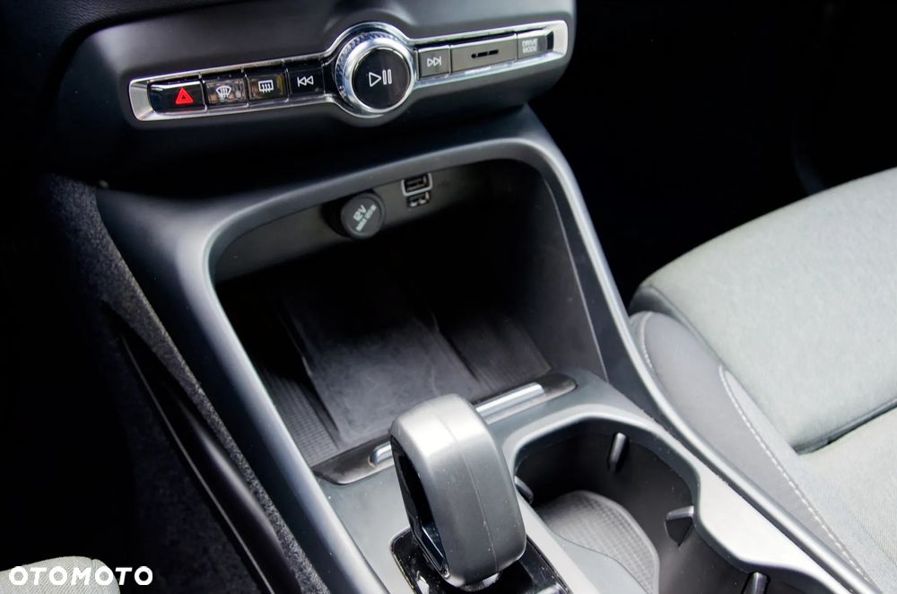 Volvo XC 40 T4 Recharge DKG Core - 16