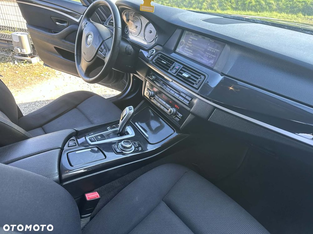 BMW Seria 5 520d Sport-Aut - 11