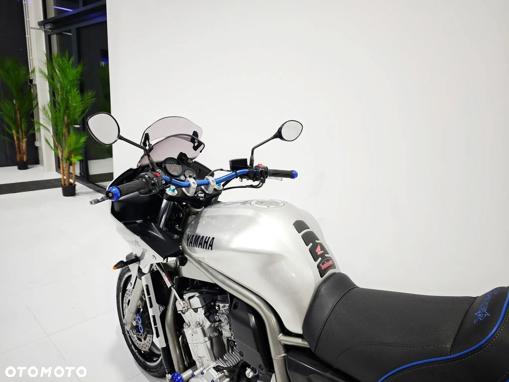 Yamaha FZS - 25