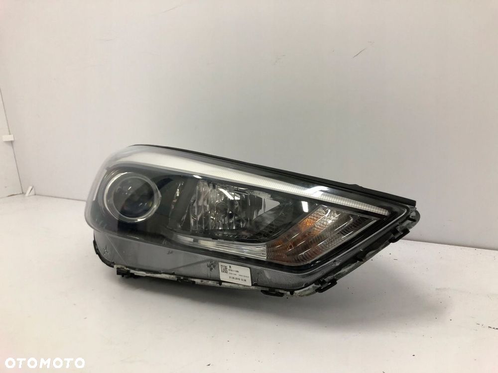 HYUNDAI TUCSON III 15- LAMPA PRZÓD PRAWA SOCZEWKA LED 92102D7100 - 2