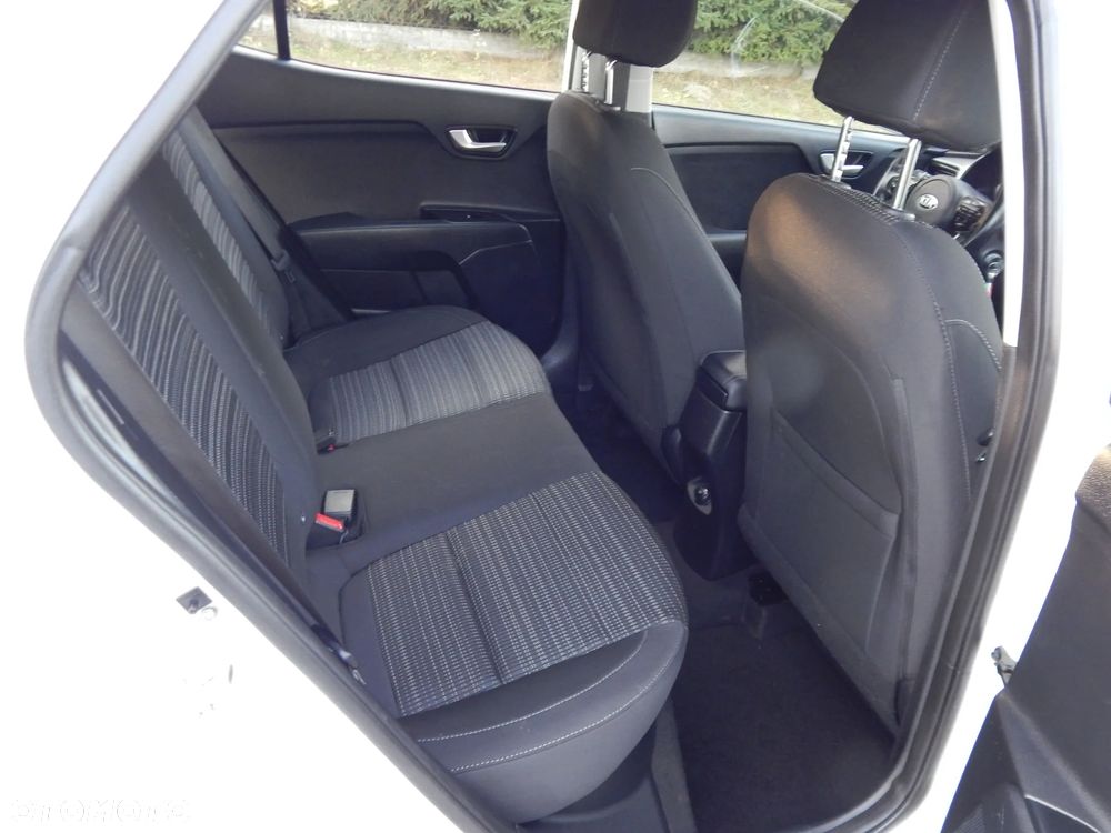 Kia Stonic 1.4 L - 12