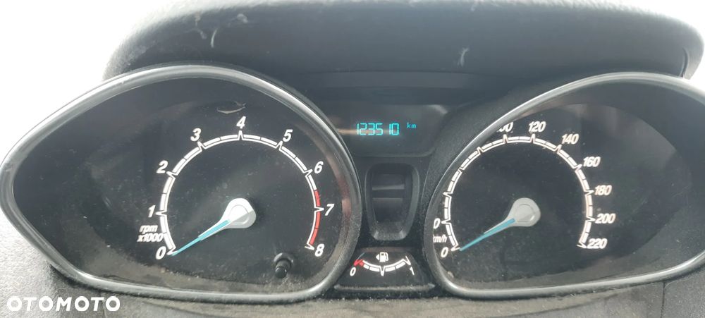 Ford Tourneo Courier 1.0 EcoBoost Ambiente - 17