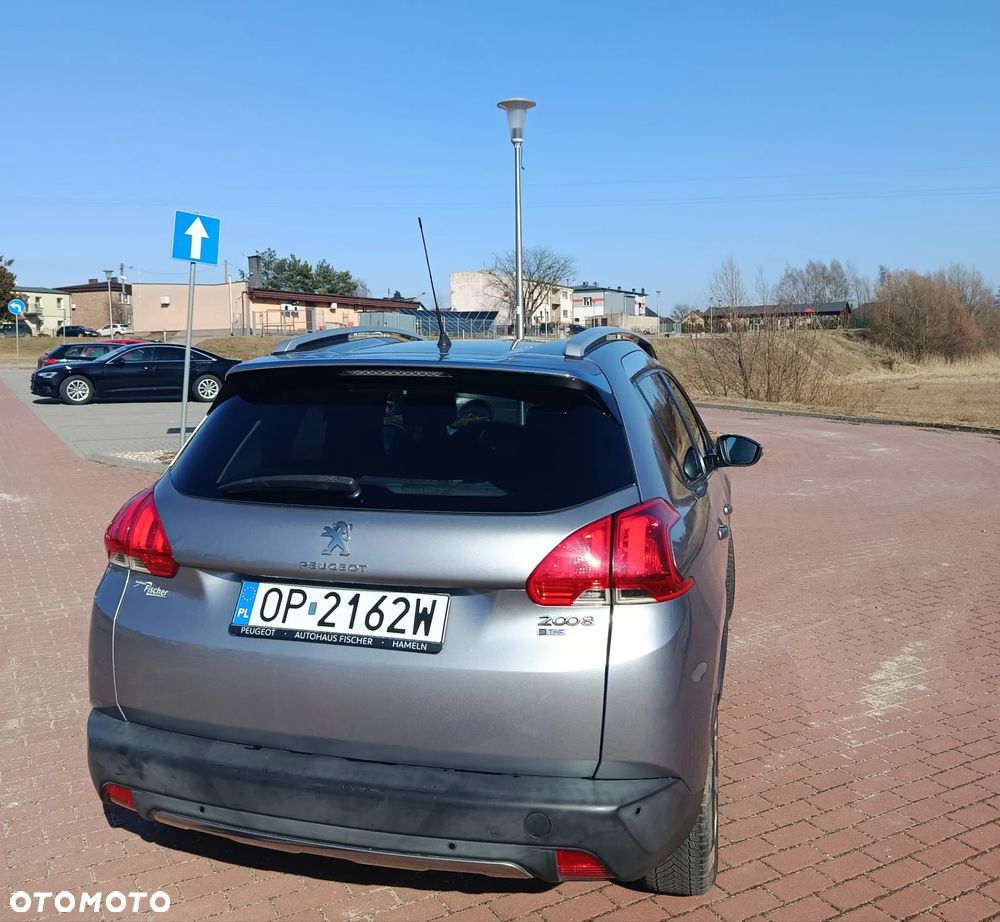 Peugeot 2008 1.2 Pure Tech Style S&S - 6