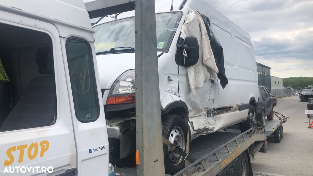 Dezmembram Renault Master 2.5 D an fabr 2006 - 2