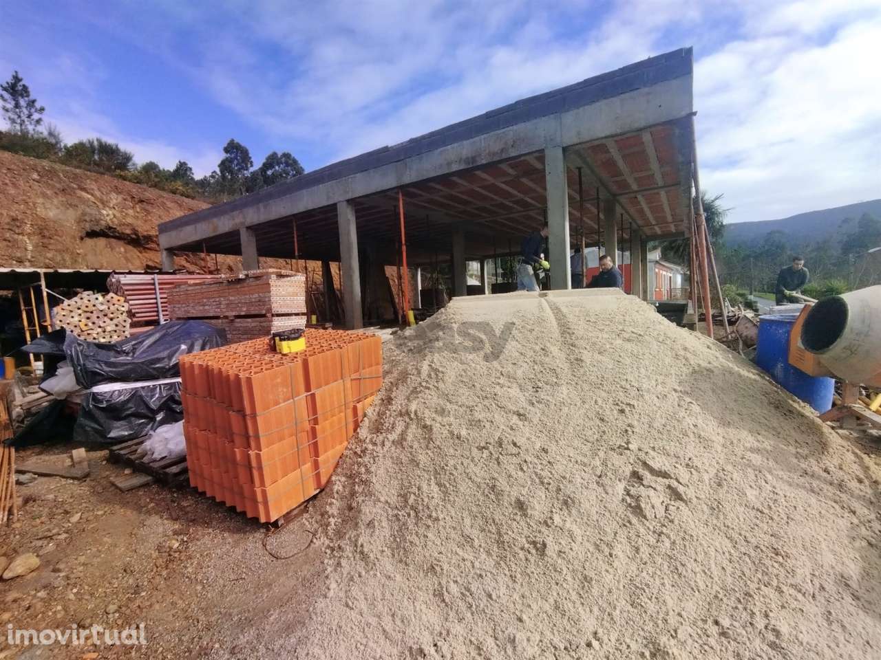 Moradia T3 Térrea Nova em Sopo – Vistas Panorâmicas e Design Moderno - Grande imagem: 2/20