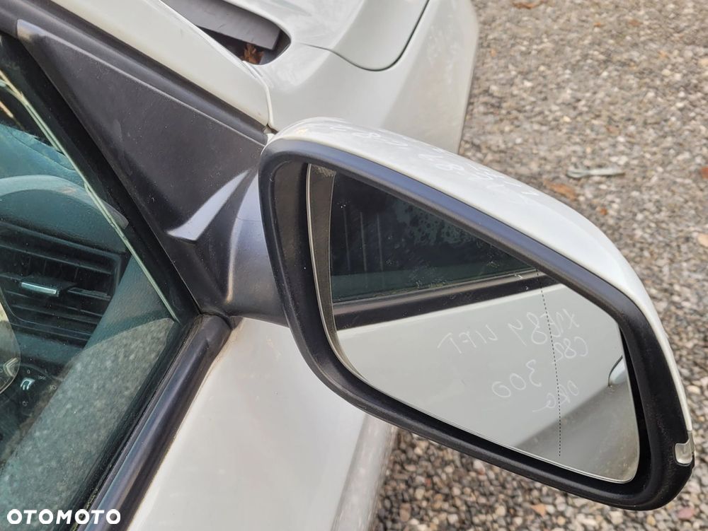 LUSTERKO PRAWE BMW X1 E84 300 ALPINWEISS 6 PIN LIFT ANGIELSKIE C82 - 3