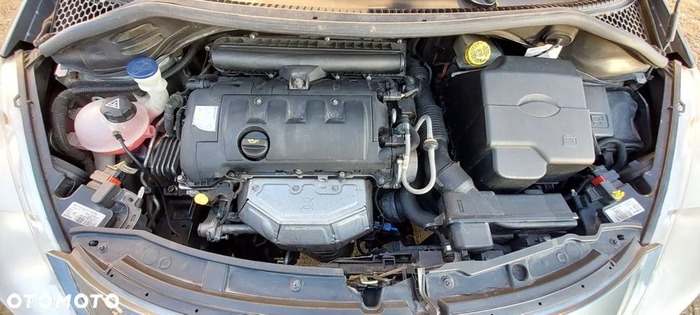 Peugeot 207 95 VTi Sport - 33