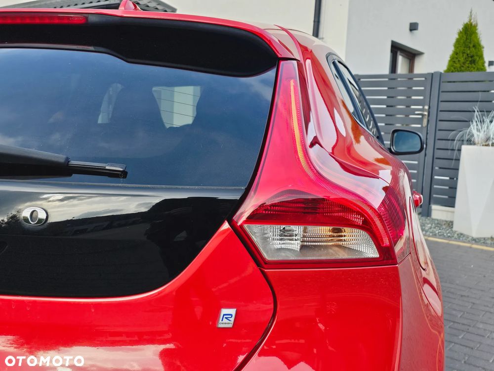 Volvo V40 D2 Drive-E R-Design Momentum - 13