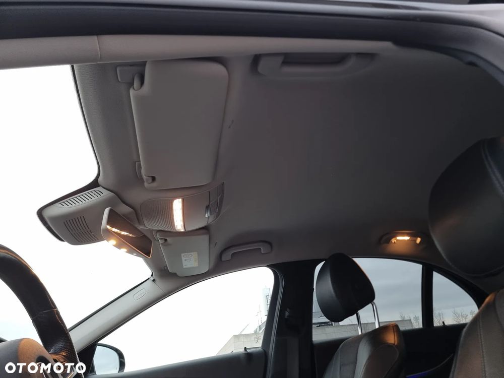 Mercedes-Benz Klasa E 220 d 9G-TRONIC - 20