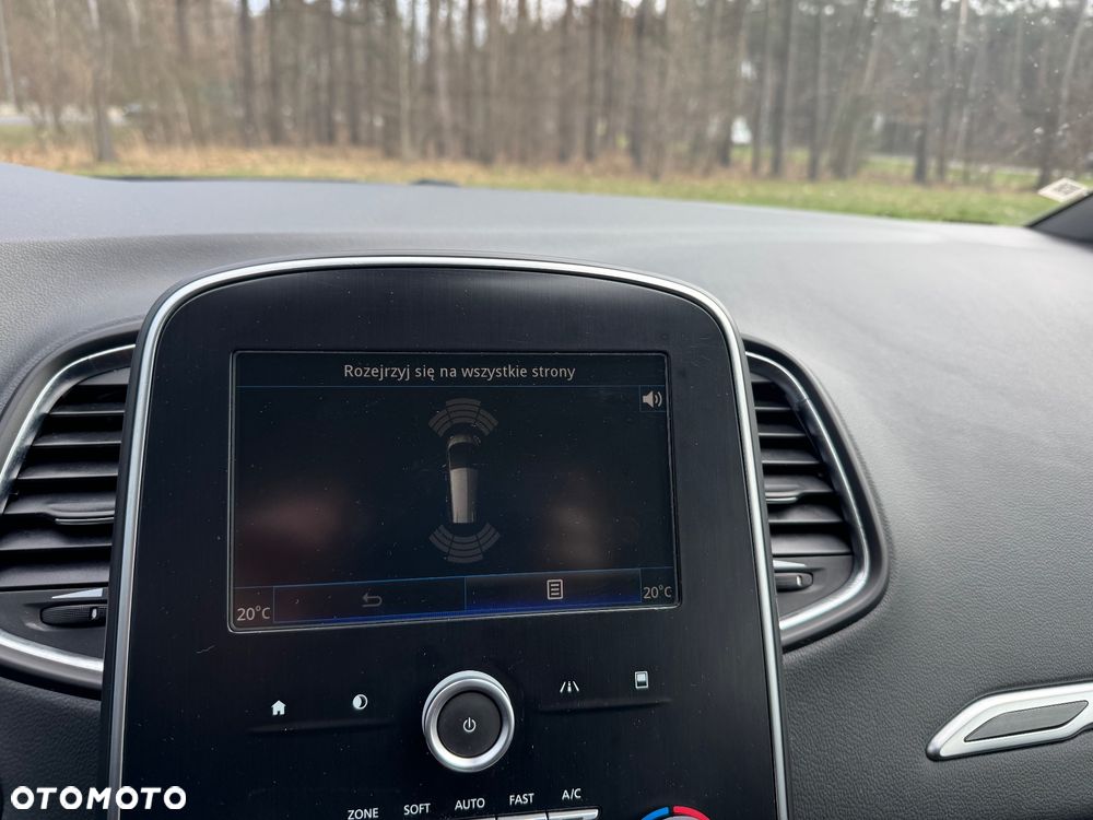 Renault Grand Scenic - 30