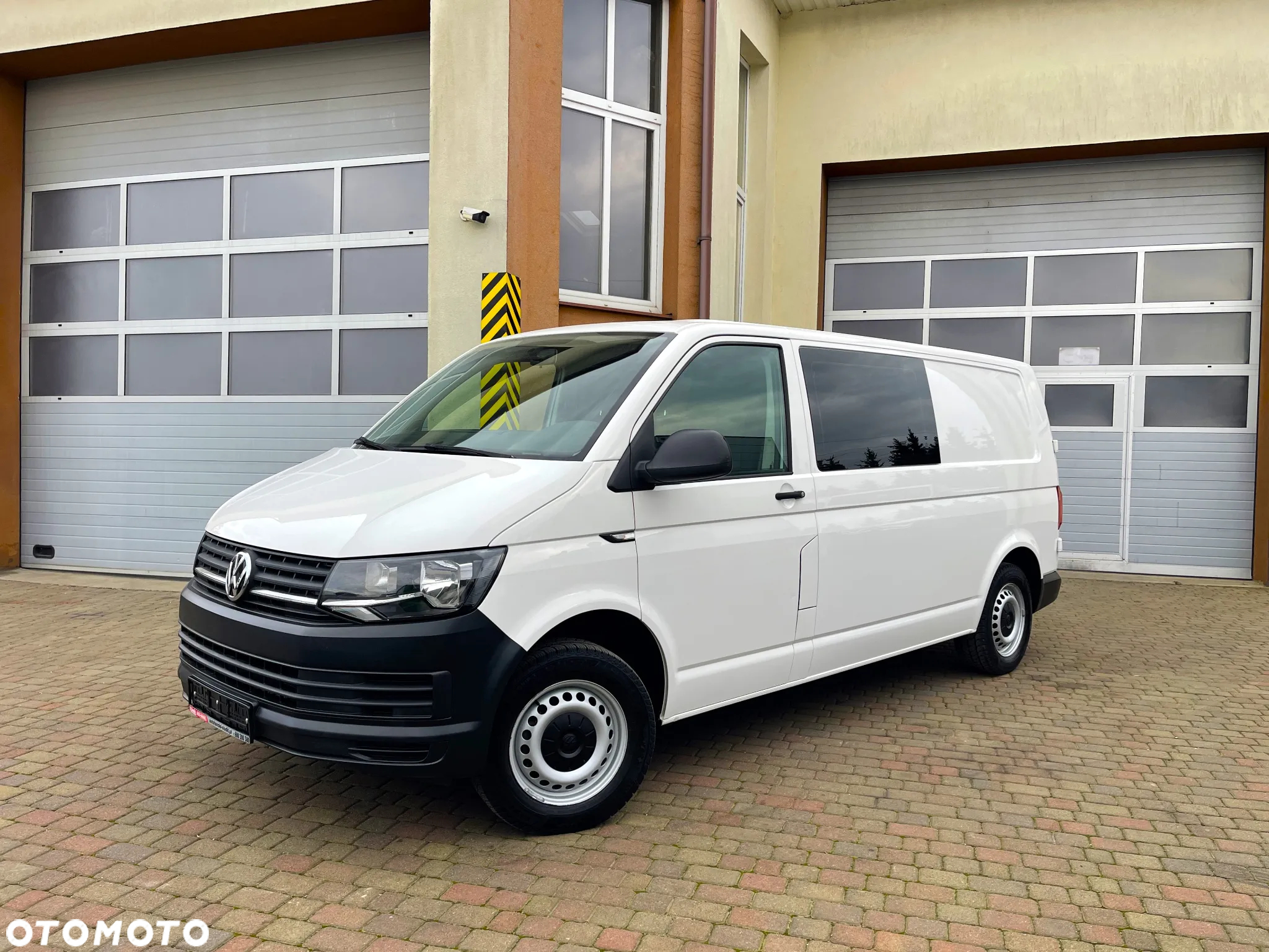 Volkswagen Transporter L2H1 Doka - 2
