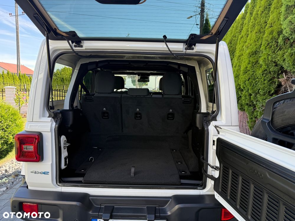 Jeep Wrangler - 24