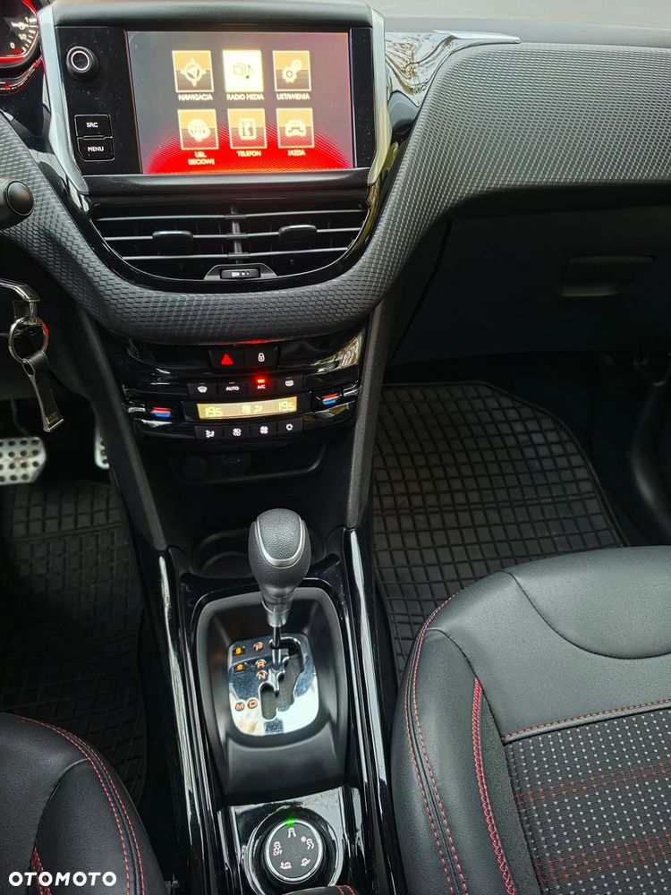 Peugeot 2008 PureTech 110 Stop&Start EAT6 GT-Line Edition - 17