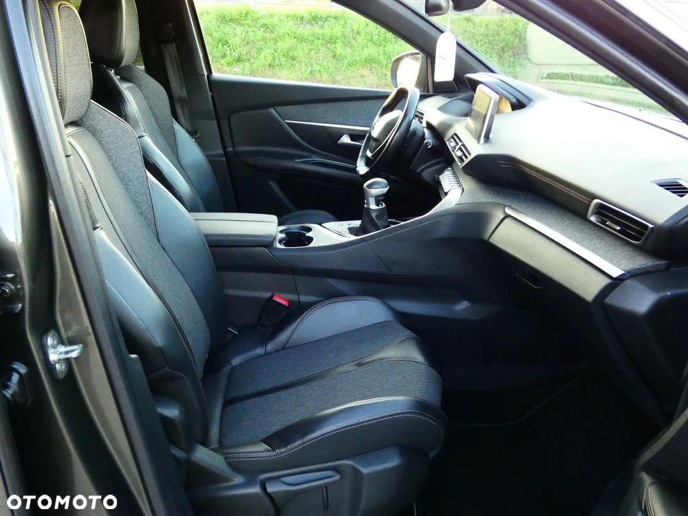 Peugeot 3008 1.5 BlueHDi Allure S&S - 19