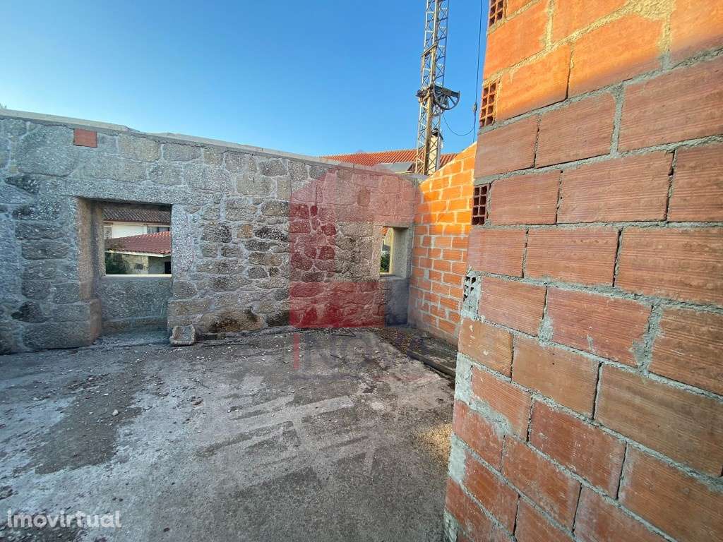 Vende-se Moradia para restauro, Sande - Grande imagem: 5/26