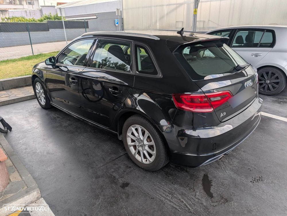 Audi A3 Sportback 1.6 TDI S-line - 4