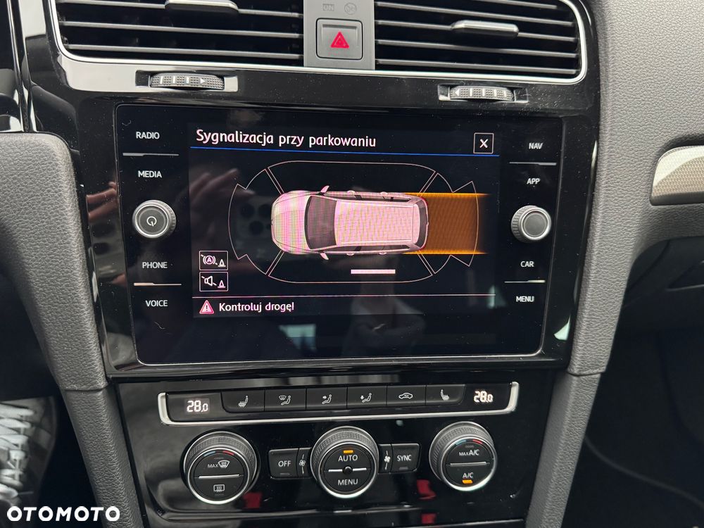 Volkswagen Golf Variant 1.6 TDI SCR DSG IQ.DRIVE - 19