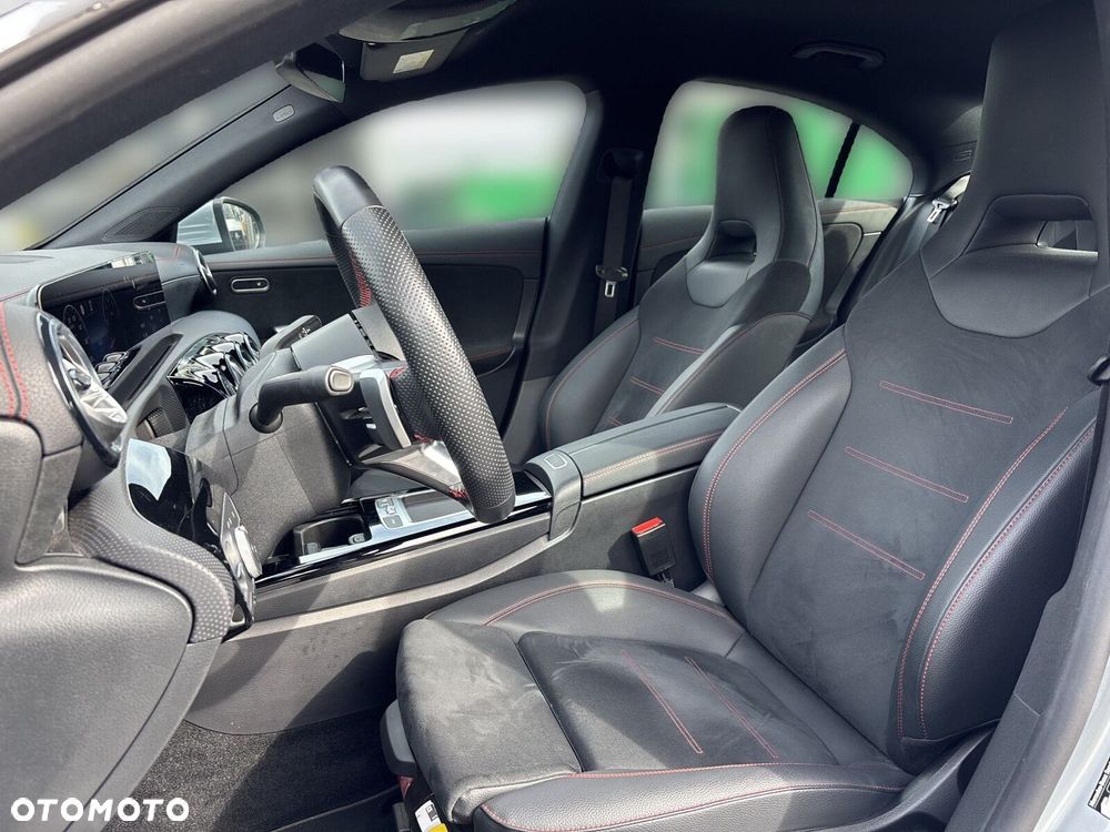 Mercedes-Benz CLA - 16
