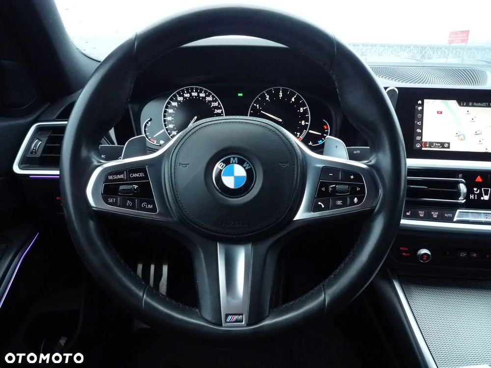 BMW Seria 3 330i xDrive M Sport sport - 25