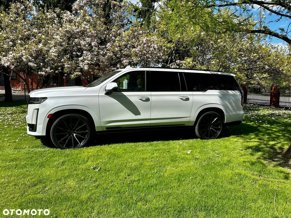 Cadillac Escalade - 5