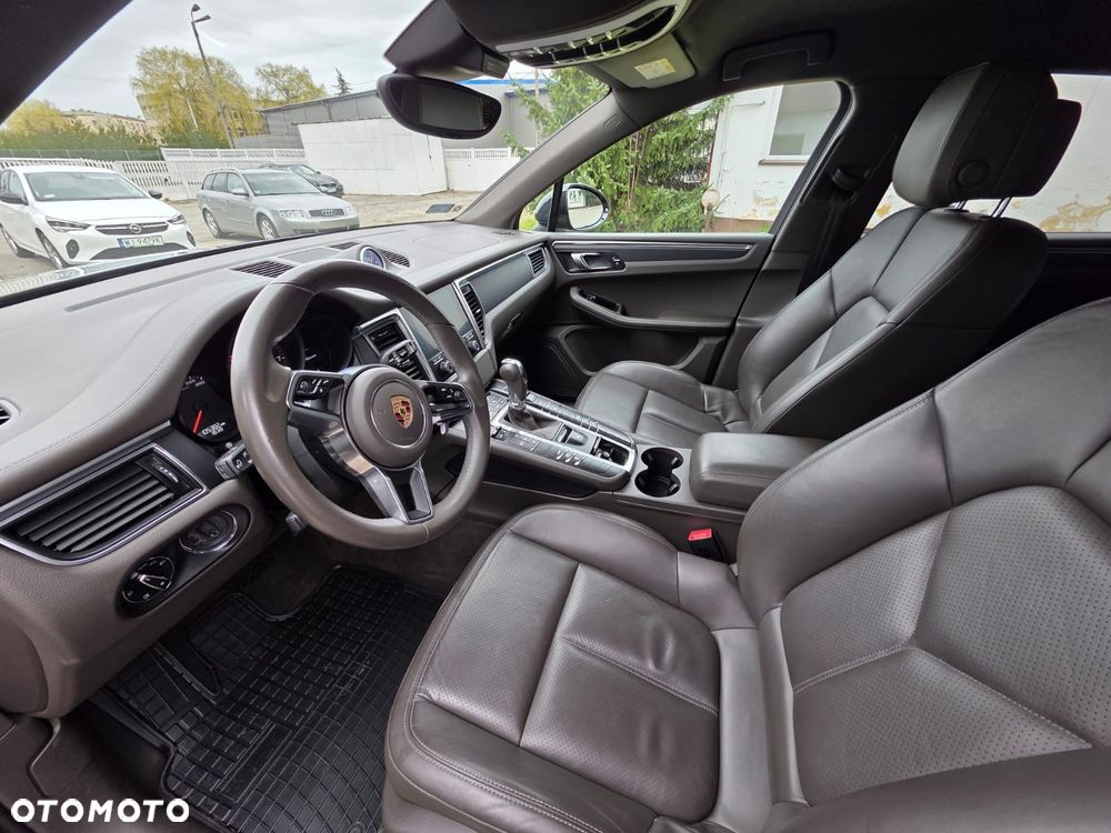 Porsche Macan - 3