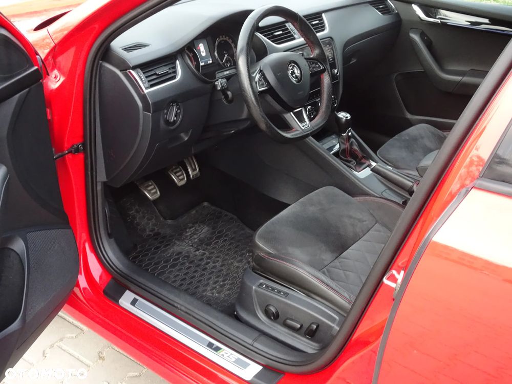 Skoda Octavia 2.0 TSI RS - 10