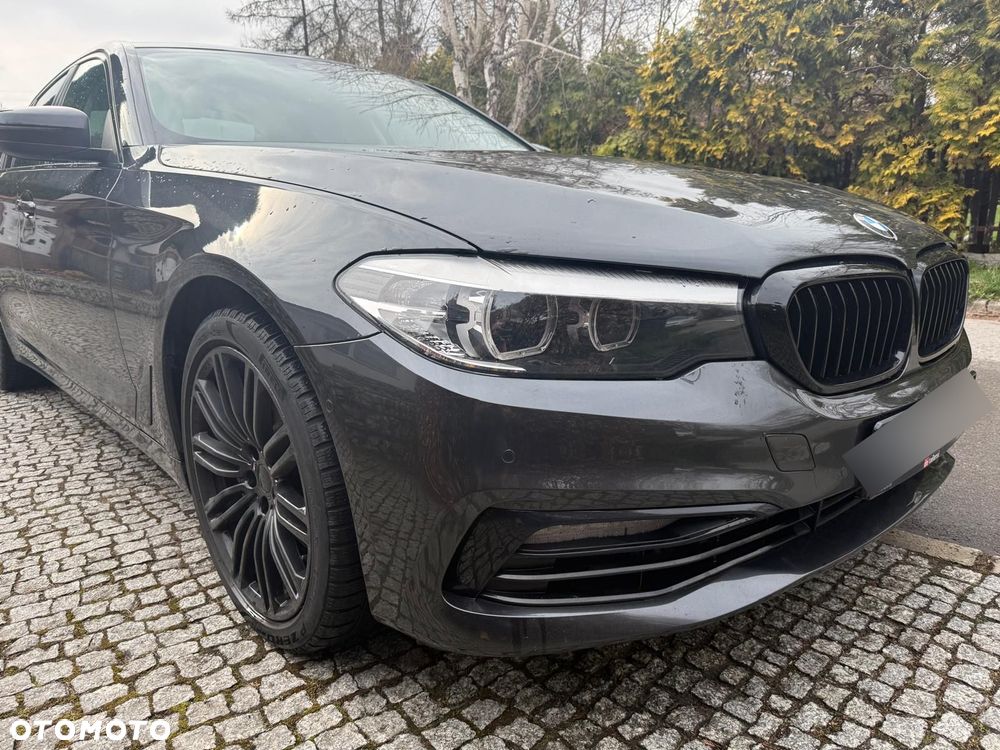 BMW Seria 5 530d Sport Line - 3