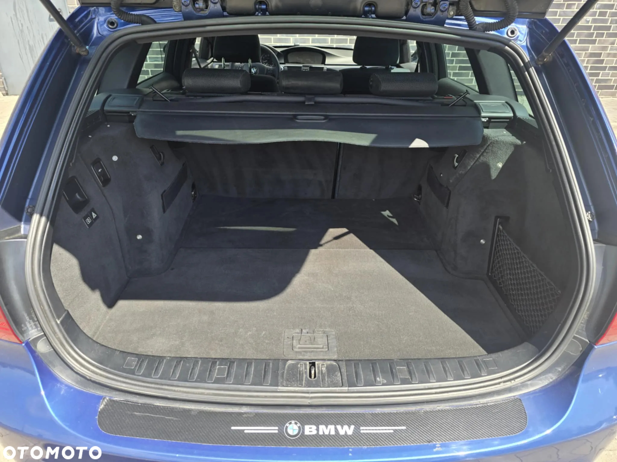 BMW Seria 3 330i Touring - 18