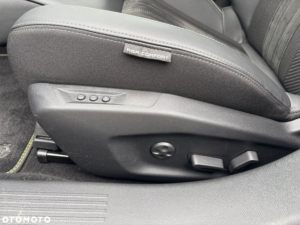 Peugeot 408 1.2 PureTech GT S&S EAT8 - 13