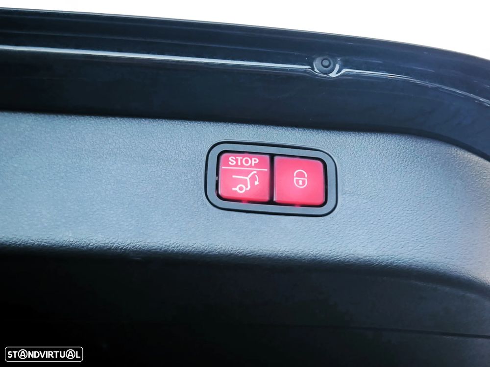 Mercedes-Benz C 300 d AMG Line - 26