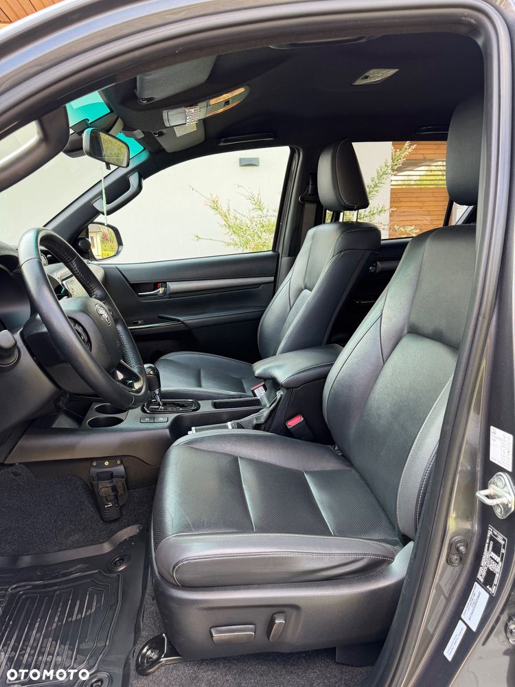 Toyota Hilux 2.8 D-4D Double Cab Invincible Sport 4x4 - 15