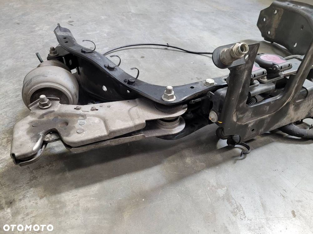 ZAWIESZENIE KABINY MOCOCWANIE PRZEWODÓW PAŁĄK WIESZAK FORD F-MAX 500 EURO 6 - 5