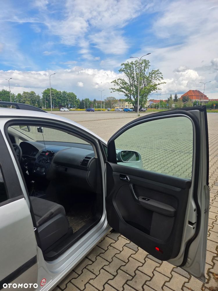 Volkswagen Touran 1.6 - 9