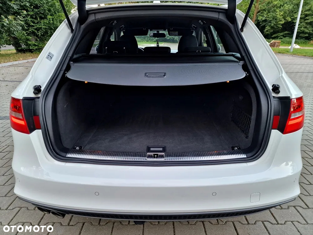 Audi A4 Avant 2.0 TDI DPF clean diesel S line Sportpaket - 16