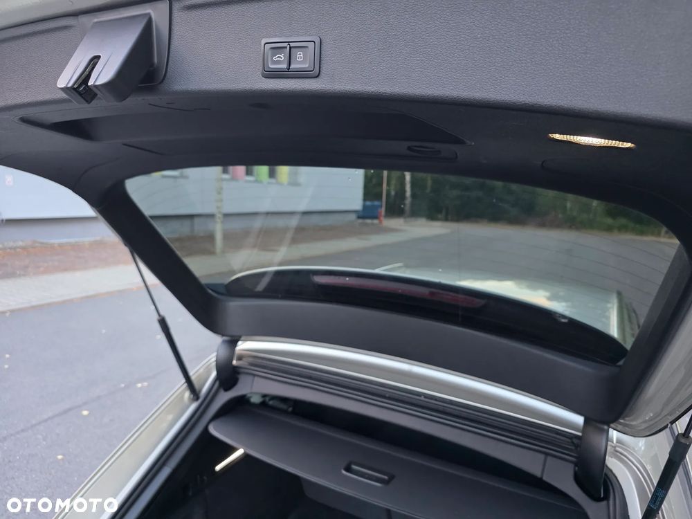 Audi A4 Avant 2.0 TDI DPF clean diesel quattro S tronic S line Sportpaket - 16