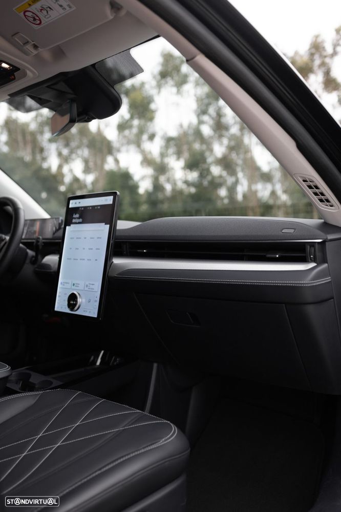 Ford Mustang Mach-E Alargada AWD - 28