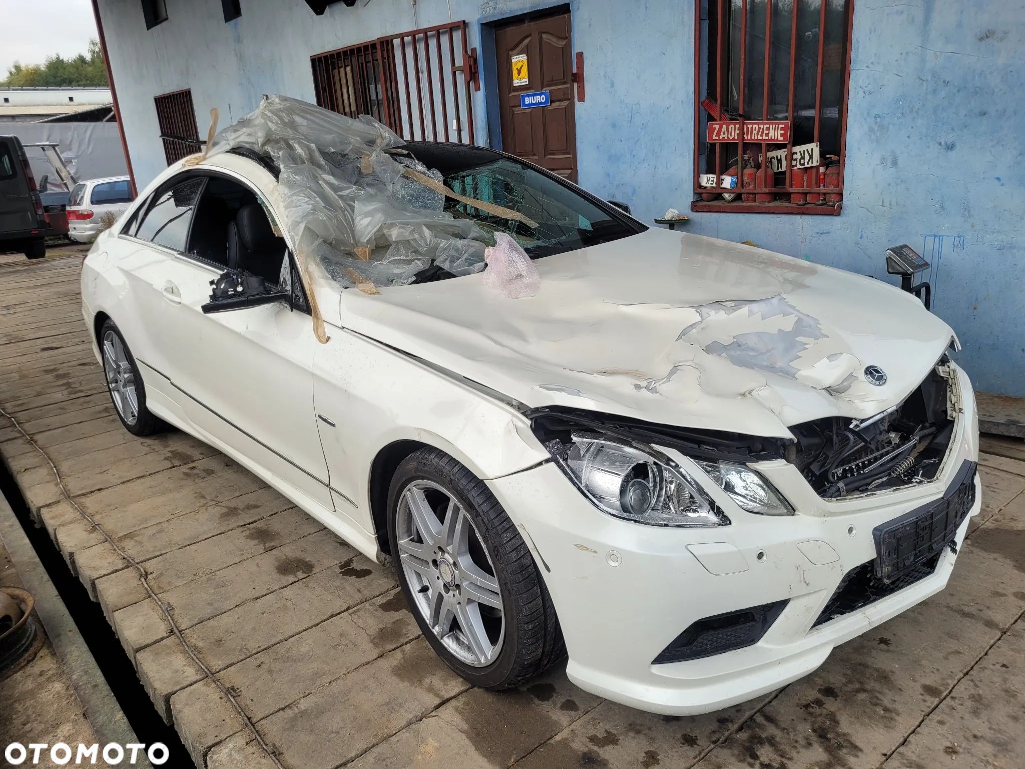 MERCEDES E KLASA W207 COUPE ANGLIK 799U maska pokrywa silnika klapa bagażnika zderzak lampa reflektor pas przedni - 1