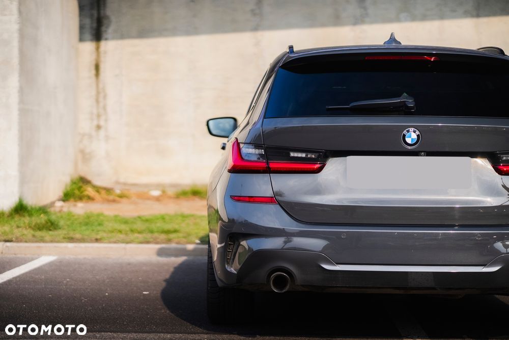 BMW Seria 3 330i Edition M Sport Shadow - 14