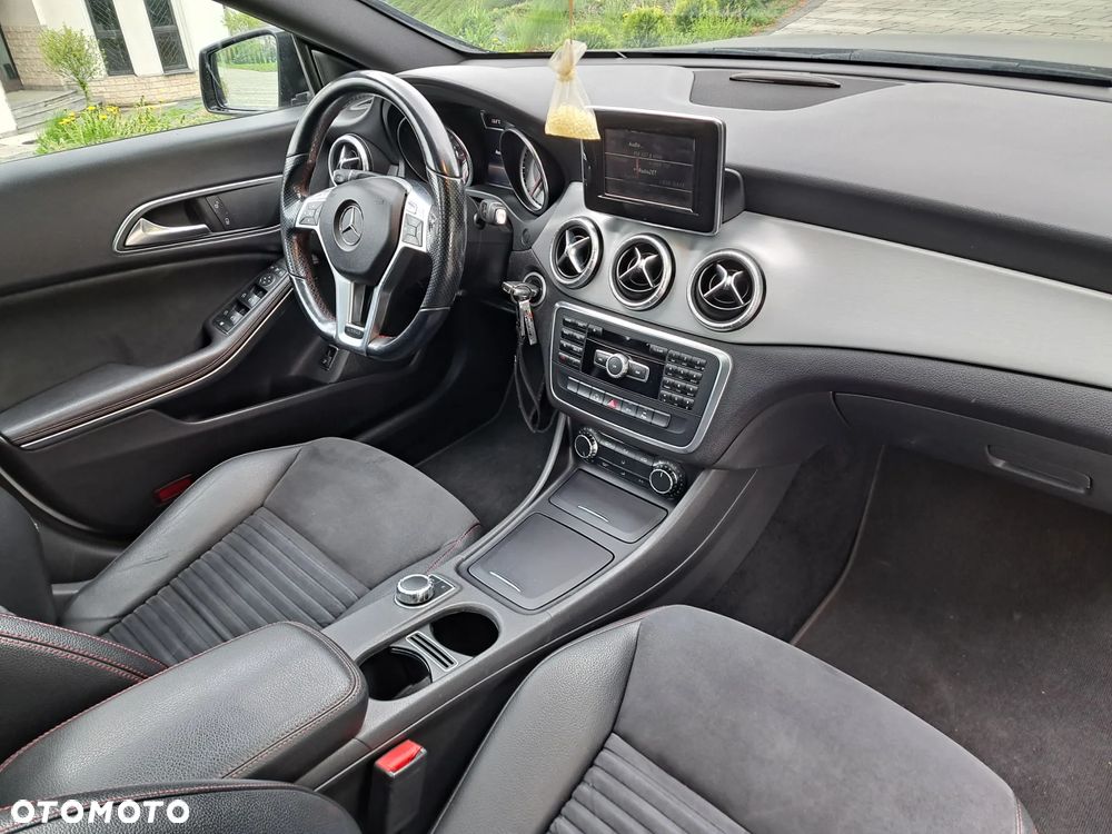 Mercedes-Benz CLA 220 CDI 7G-DCT AMG Line - 20
