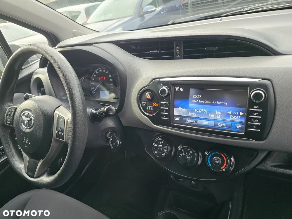 Toyota Yaris 1.5 Dynamic - 8