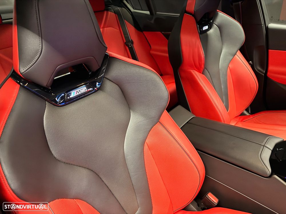BMW M5 xDrive - 11