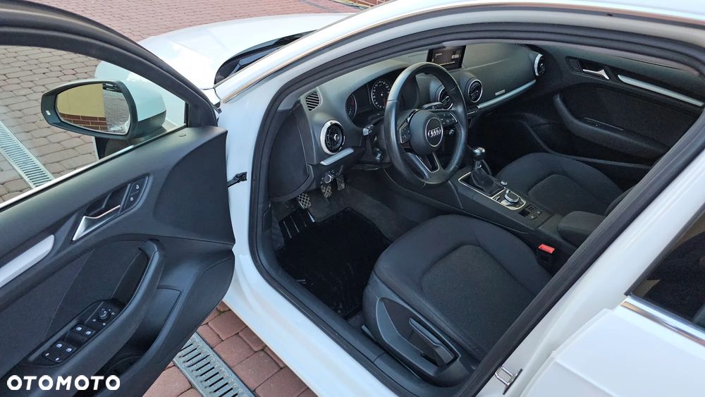 Audi A3 Sportback 1.6 TDI - 31