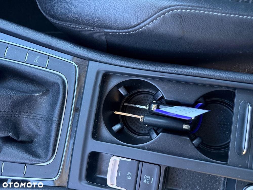 Volkswagen Golf - 16