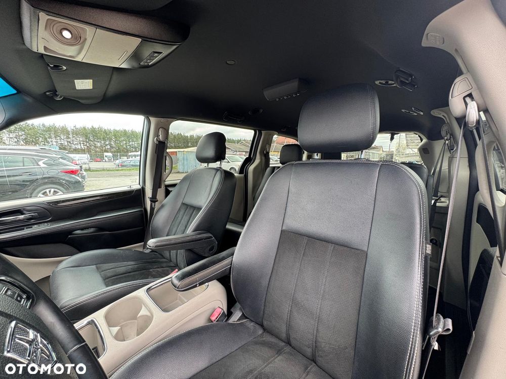 Dodge Grand Caravan 3.6 R/T - 16