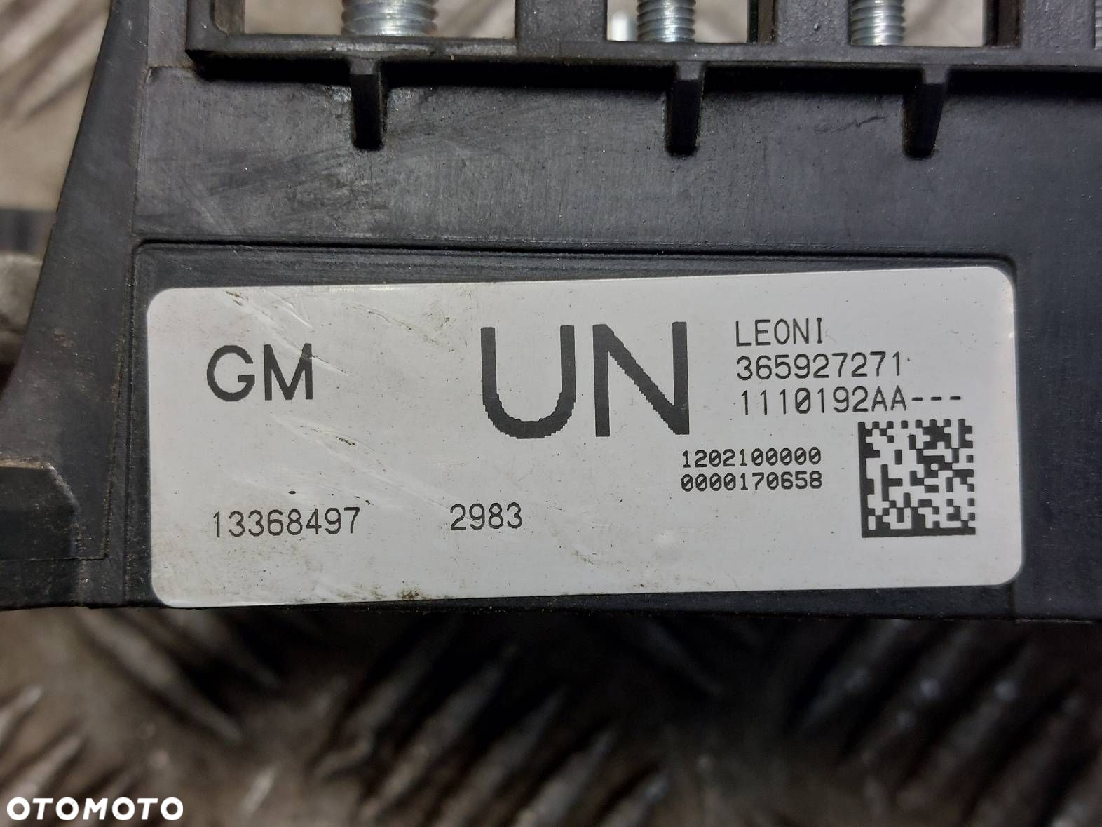 SKRZYNKA AKUMULATORA KLEMA PLUSOWA OPEL ASTRA J 1.4 T 13368497 - 2